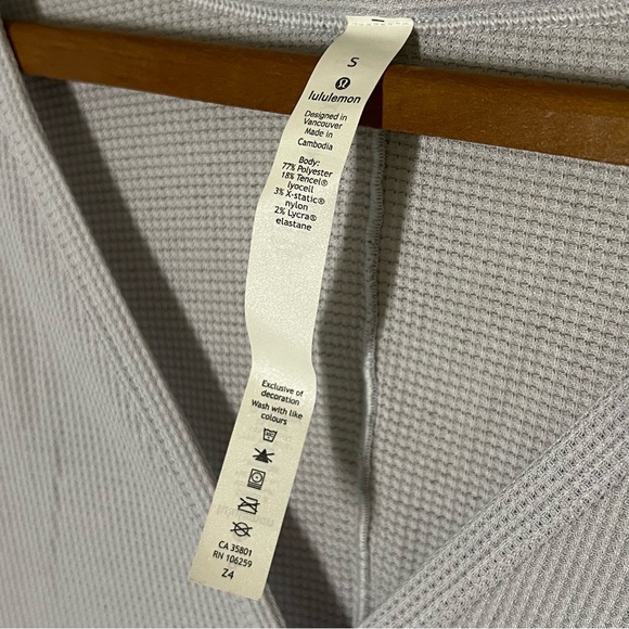 Women's Lululemon Close Call Henley Long Sleeve Gray Top Size Small - Picture 4 of 5